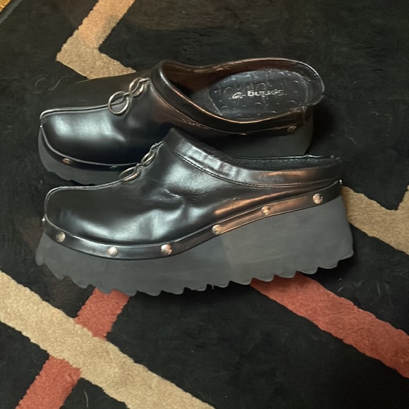 Black Platform Shoe - Picture 5 of 6